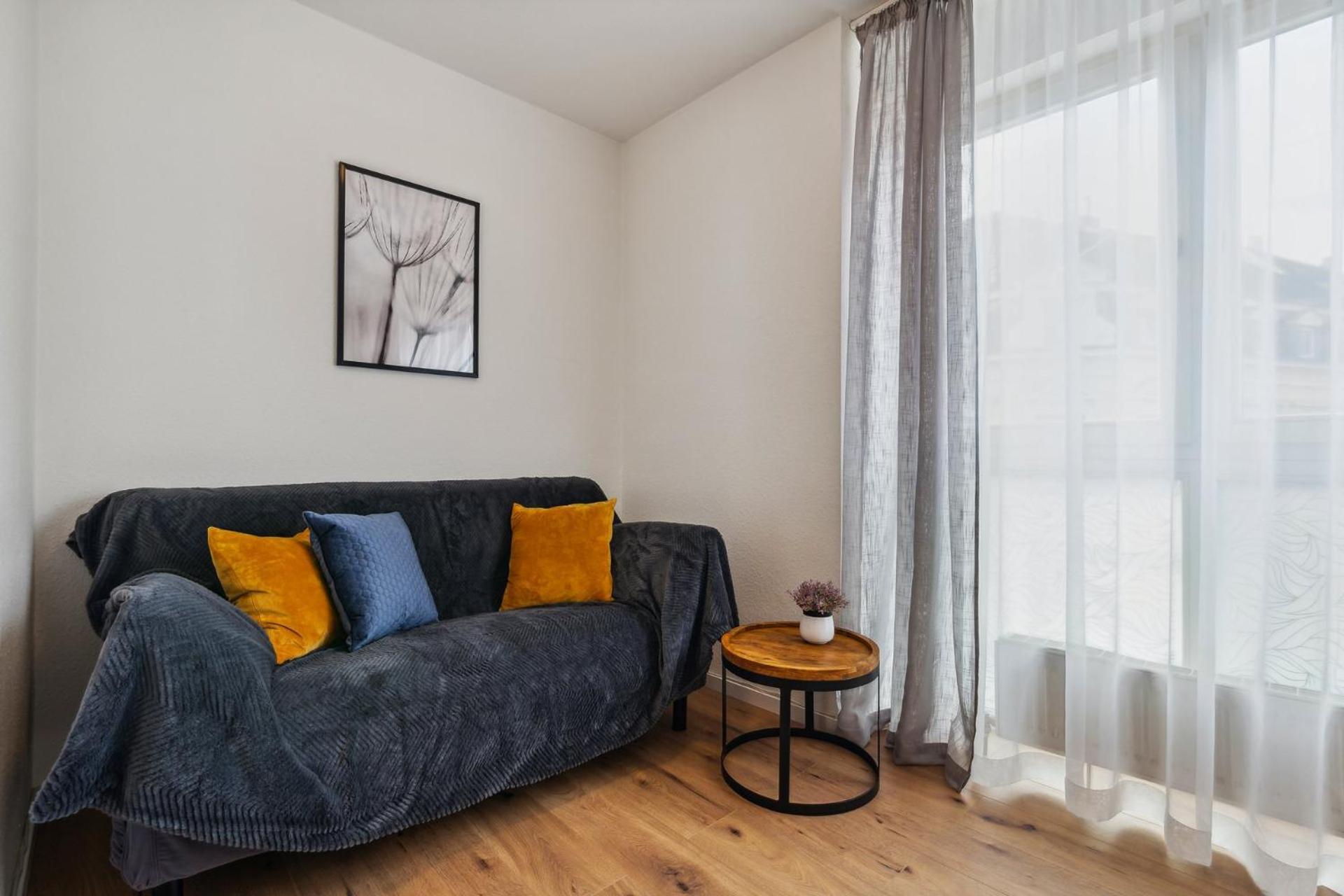 Comfort Apartment - Self-Check-In - 2 Schlafzimmer - Bis 5 Pers - Zentrumnah - Parkplatz - Wifi - Balkon Neunkirchen  Exterior foto