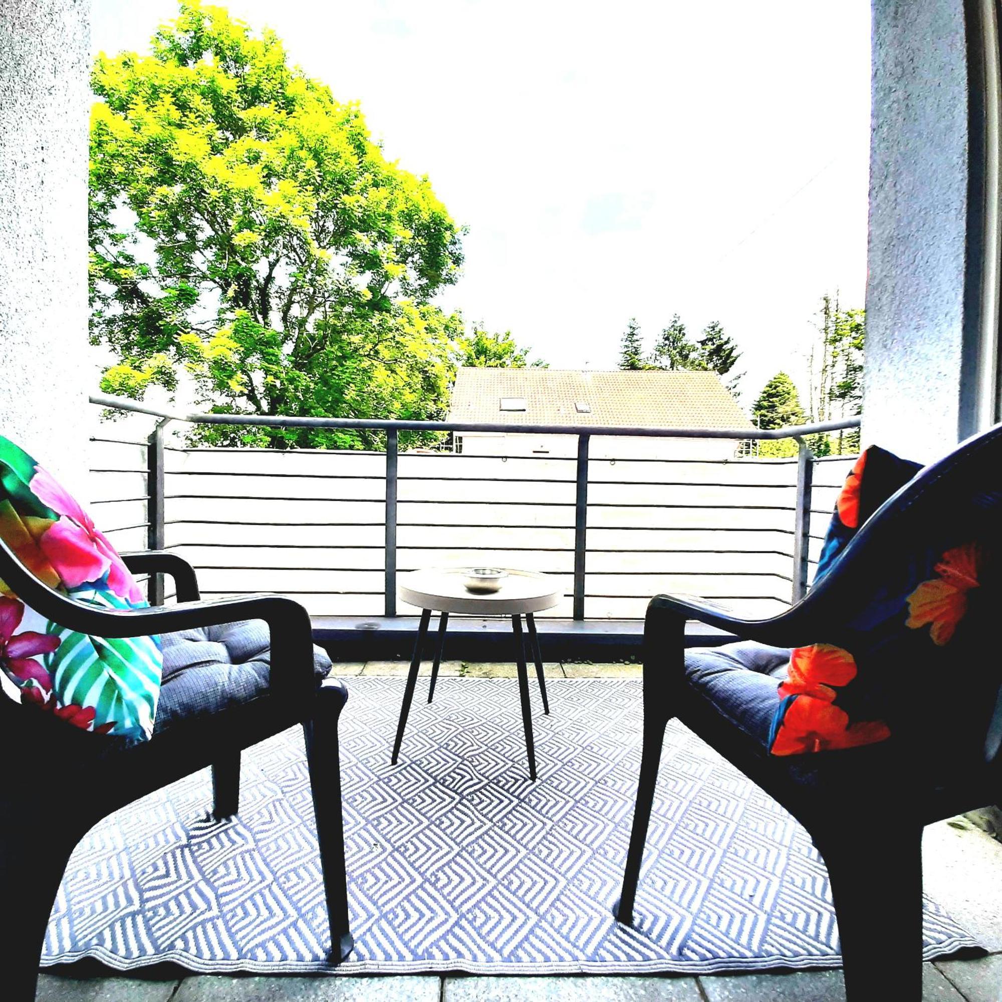 Comfort Apartment - Self-Check-In - 2 Schlafzimmer - Bis 5 Pers - Zentrumnah - Parkplatz - Wifi - Balkon Neunkirchen  Exterior foto
