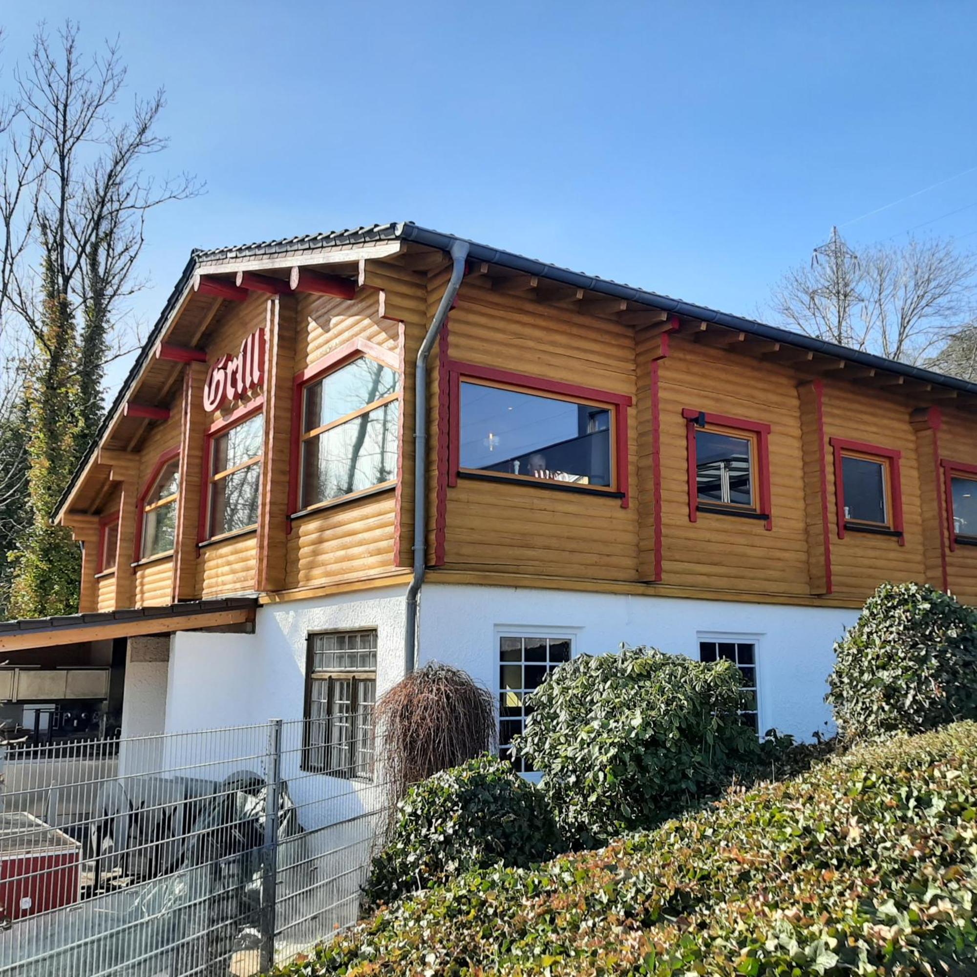 Comfort Apartment - Self-Check-In - 2 Schlafzimmer - Bis 5 Pers - Zentrumnah - Parkplatz - Wifi - Balkon Neunkirchen  Exterior foto